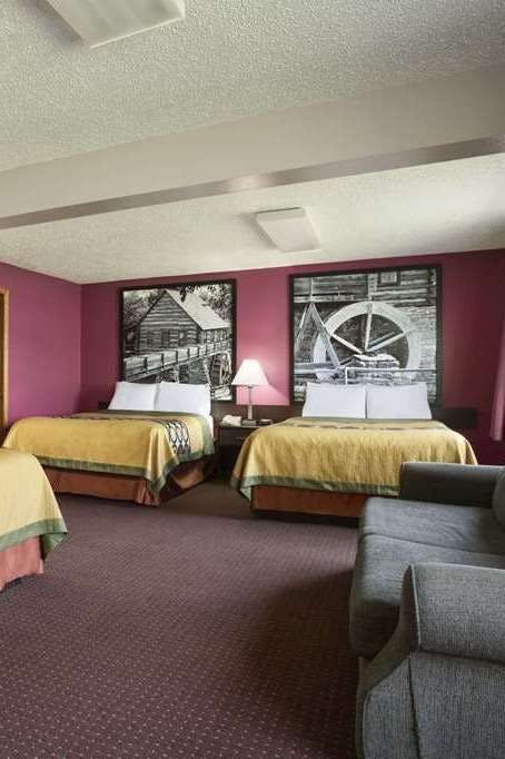 Hotel Super 8 by Wyndham Cameron photo 2