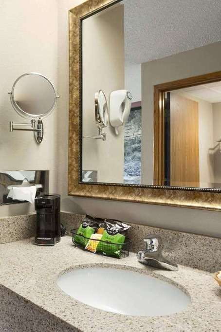 Hotel Super 8 by Wyndham Cameron photo 5