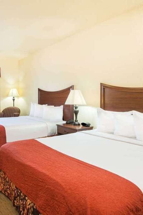 Hotel Days Inn by Wyndham Ellis photo 2