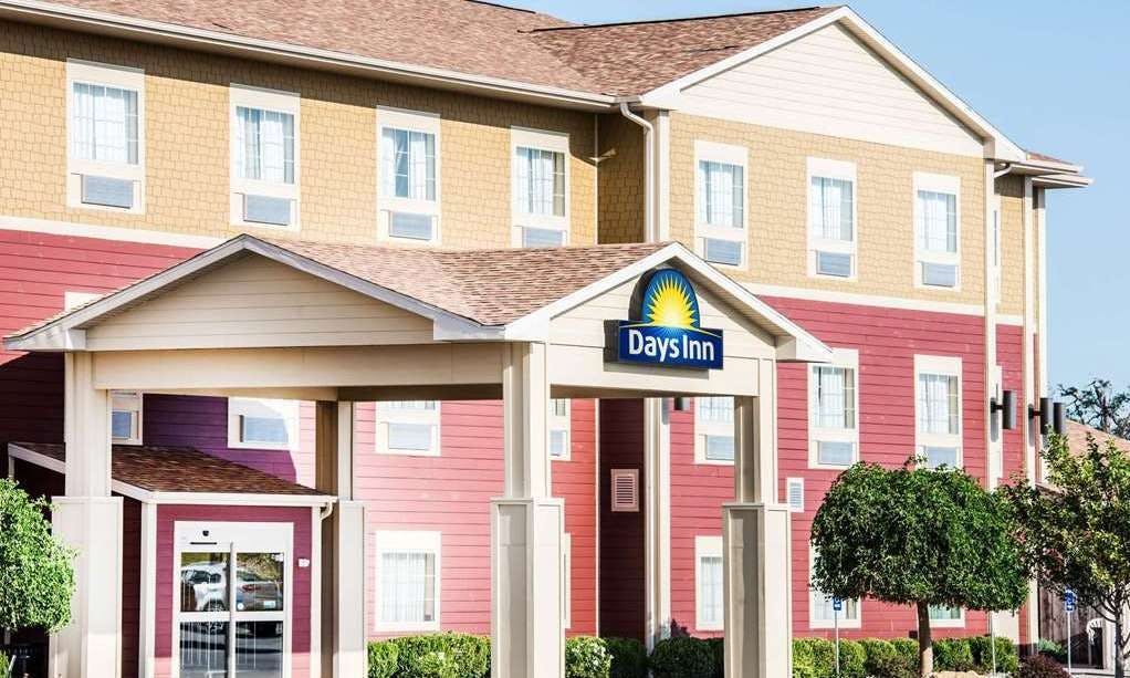 Days Inn by Wyndham Ellis