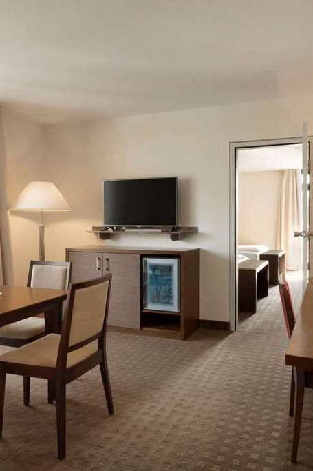 Hotel Ramada by Wyndham Nuernberg Parkhotel photo 3