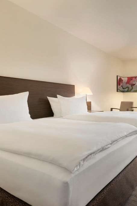 Hotel Ramada by Wyndham Nuernberg Parkhotel photo 1