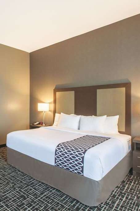 Hotel La Quinta Inn & Suites by Wyndham San Marcos Outlet Mall photo 1