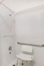 Hotel Days Inn by Wyndham College Station University Drive photo 2