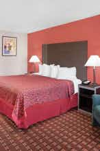 Hotel Days Inn by Wyndham College Station University Drive photo 3