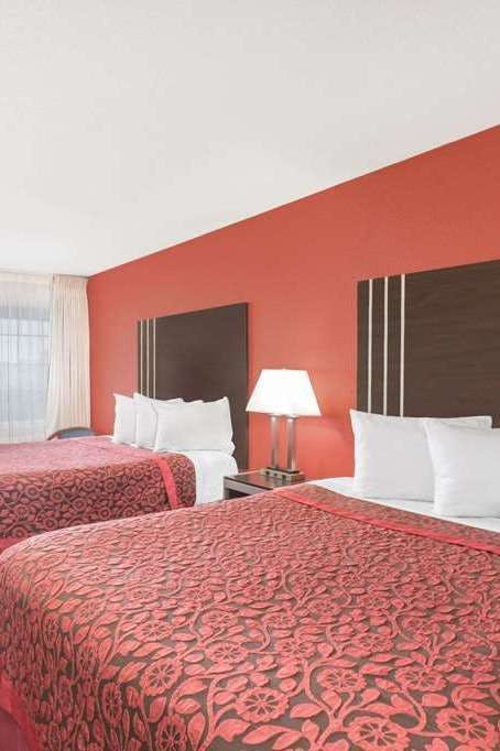 Hotel Days Inn by Wyndham College Station University Drive photo 4