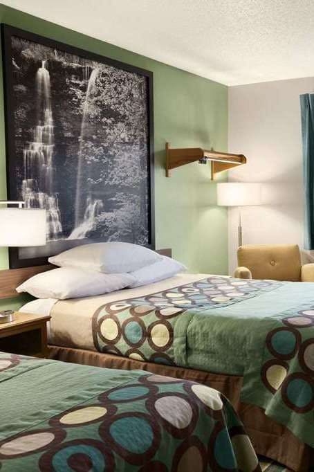 Hotel Super 8 by Wyndham Batesville photo 2