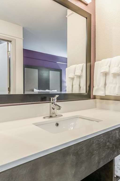 Hotel La Quinta Inn & Suites by Wyndham Kansas City Airport photo 5