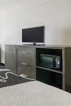 Hotel La Quinta Inn Ste MKC AP photo 3