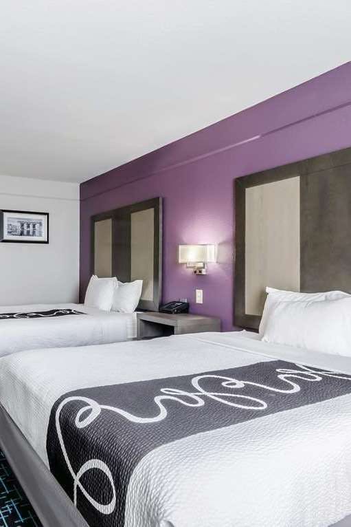 Hotel La Quinta Inn & Suites by Wyndham Kansas City Airport photo 2