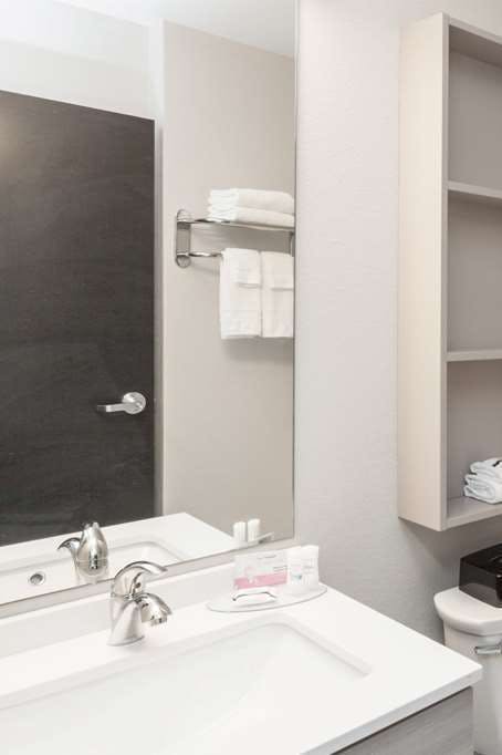 Hotel Microtel by Wyndham West Fargo photo 3
