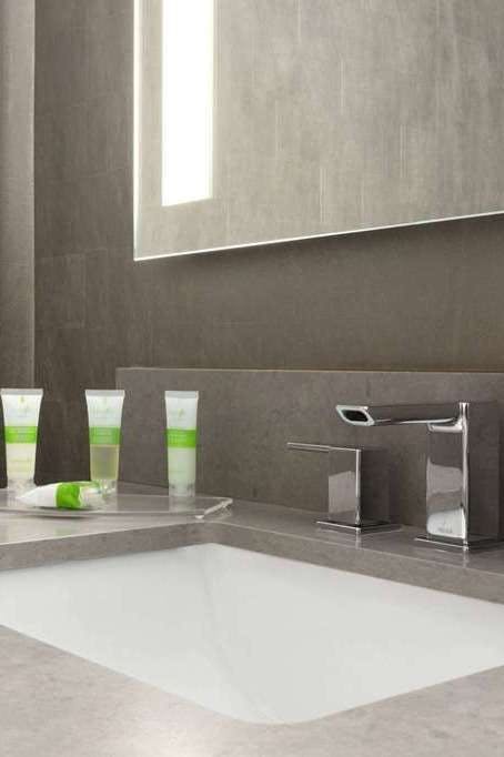 Hotel Travelodge by Wyndham Niagara Falls Fallsview photo 4