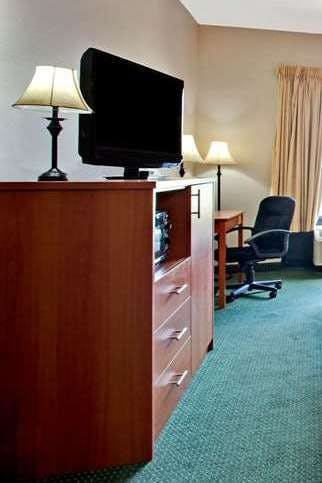 Hotel Ramada by Wyndham Pearl/Jackson Airport photo 3