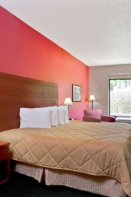 Hotel Ramada by Wyndham Pearl/Jackson Airport photo 1