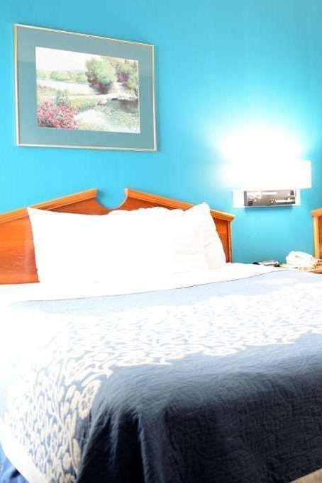 Hotel Days Inn by Wyndham Montgomery photo 1