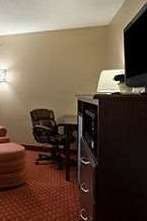 Hotel Baymont by Wyndham Cedar Rapids photo 3