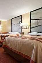 Hotel Baymont Cedar Rapids photo 2