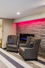 Hotel Baymont Cedar Rapids photo 5