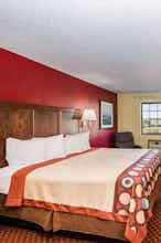 Hotel Baymont Cedar Rapids photo 1