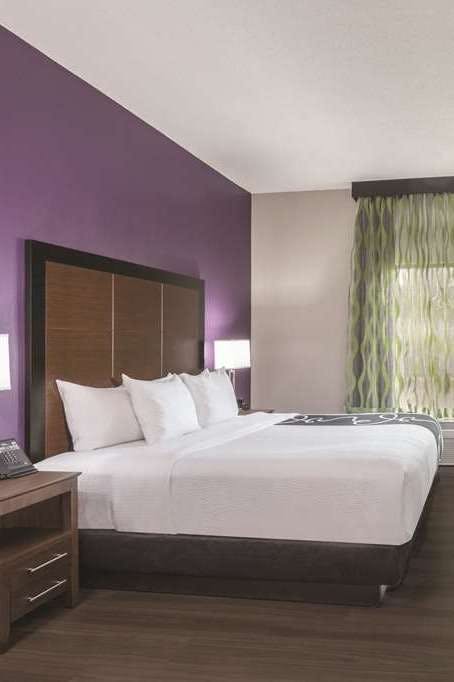 Hotel La Quinta Inn & Suites by Wyndham Columbus North photo 1