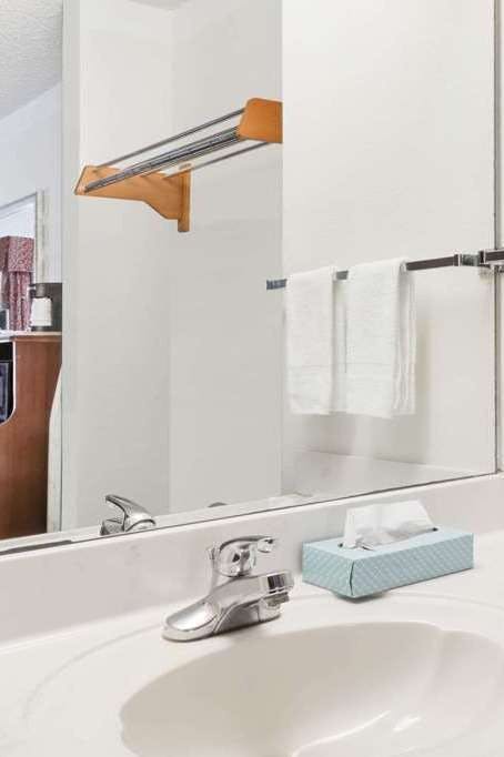 Hotel Days Inn - Oneonta AL photo 4