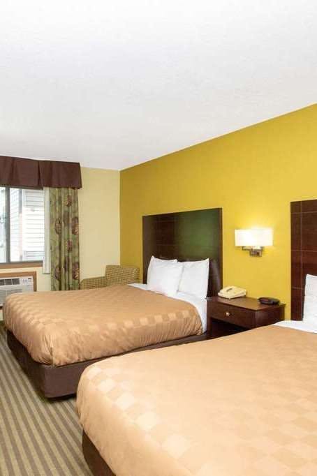 Hotel AmericInn by Wyndham Council Bluffs photo 2