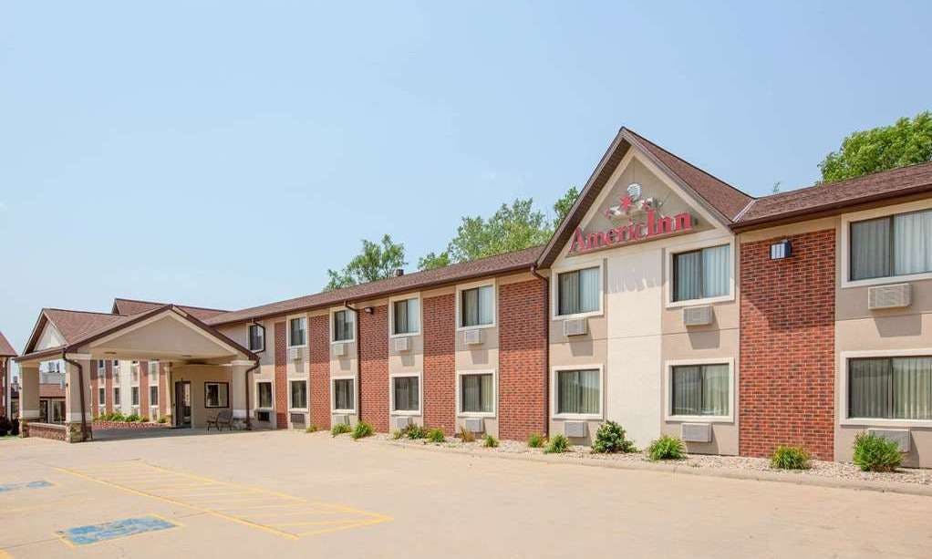 AmericInn by Wyndham Council Bluffs