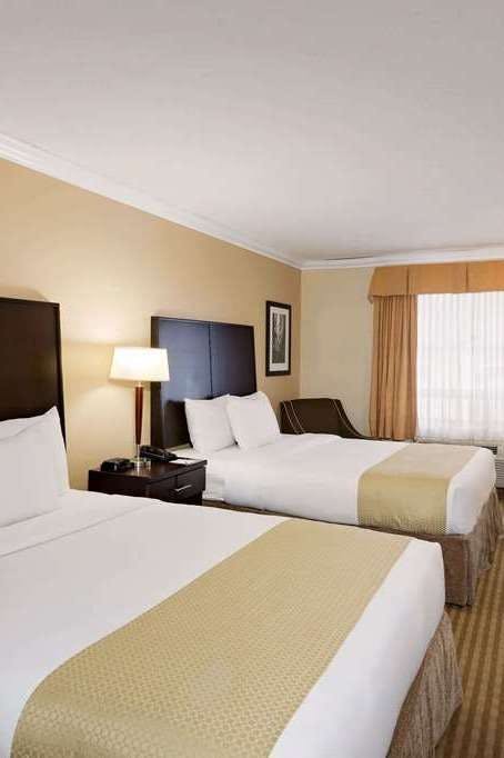 Hotel Ramada by Wyndham Cold Lake photo 2