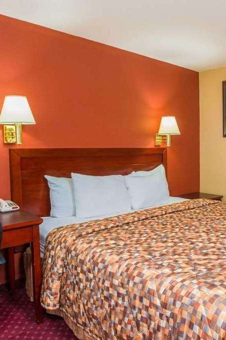 Hotel Days Inn St Robert Waynesville photo 1