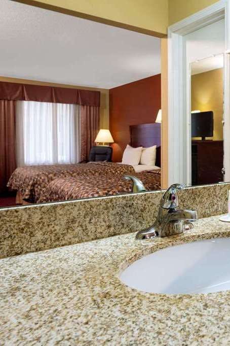 Hotel Days Inn St Robert Waynesville photo 4