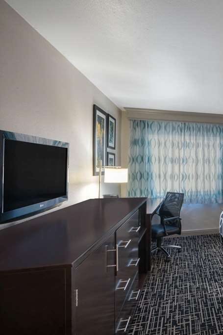 Hotel La Quinta Inn by Wyndham Fort Collins photo 3