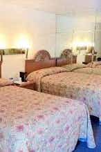 Hotel Travelodge Manhasset photo 2