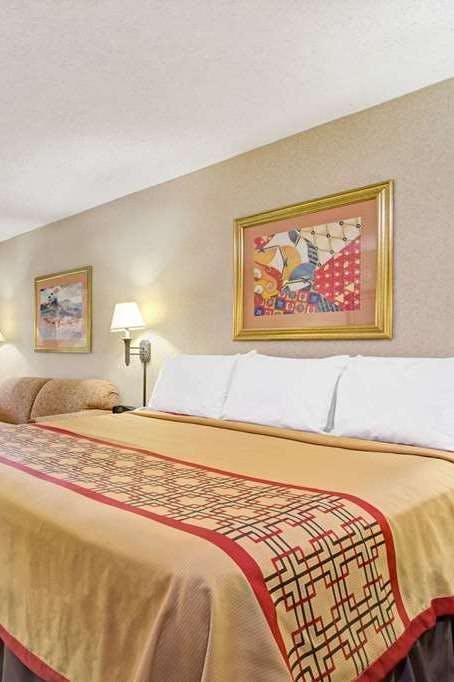 Hotel Days Inn by Wyndham Wilson photo 1