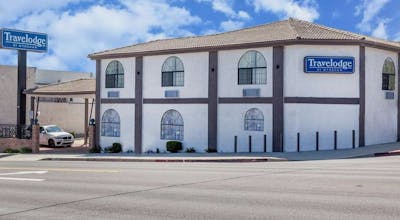 Travelodge by Wyndham Harbor City