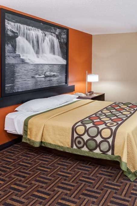 Hotel Super 8 by Wyndham Rochester photo 1