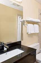 Hotel Howard Johnson by Wyndham Waterloo/Cedar Falls photo 4