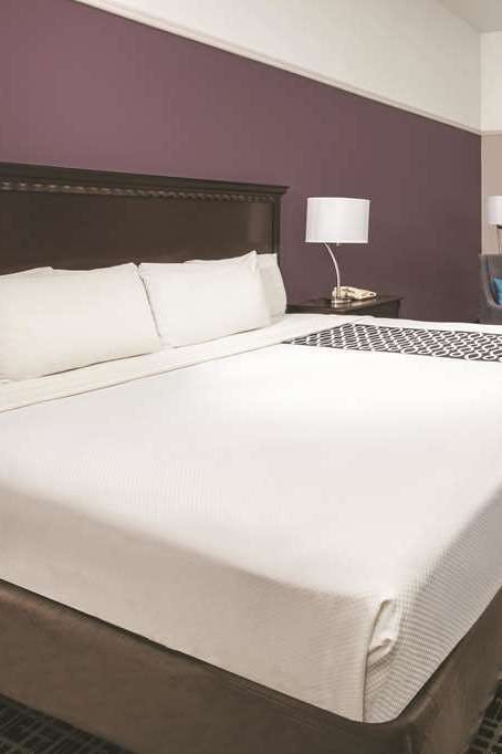 Hotel La Quinta Inn & Suites by Wyndham Brownwood photo 1