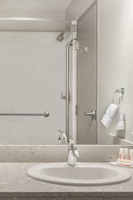 Hotel Ramada by Wyndham Grassland photo 4