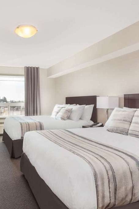 Hotel Ramada by Wyndham Grassland photo 2