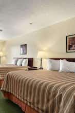 Hotel Travelodge Simcoe ON photo 1