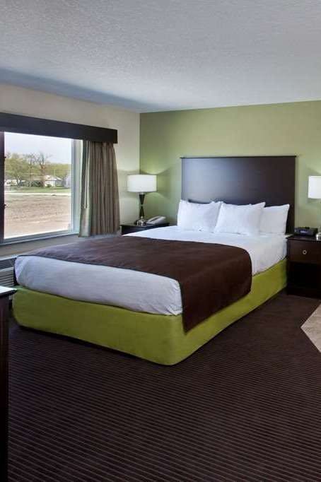 Hotel AmericInn by Wyndham Fairfield photo 1