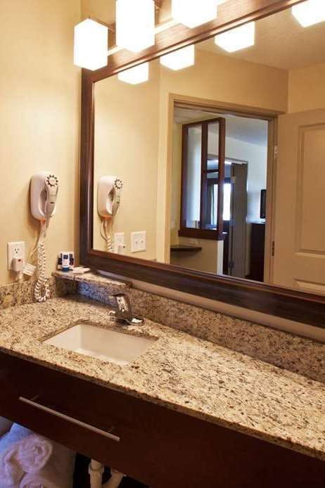 Hotel AmericInn by Wyndham Fairfield photo 4