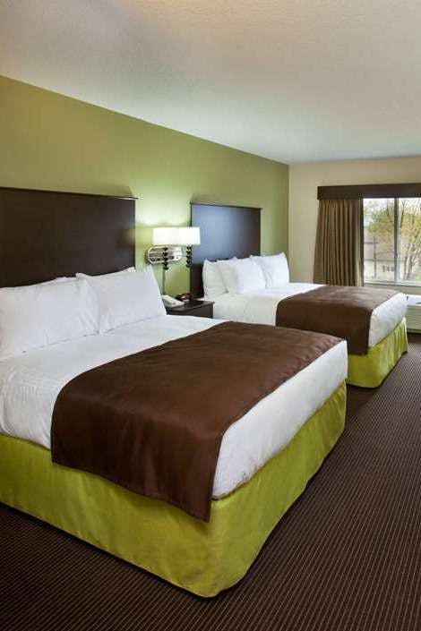 Hotel AmericInn by Wyndham Fairfield photo 2