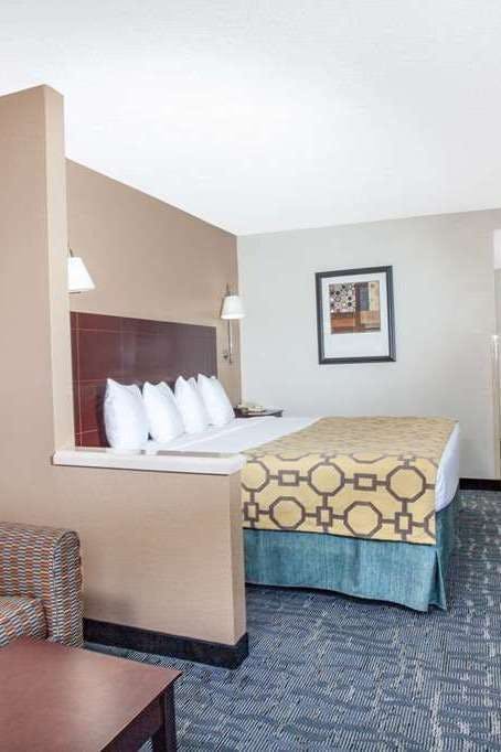 Hotel Baymont by Wyndham Saraland photo 1