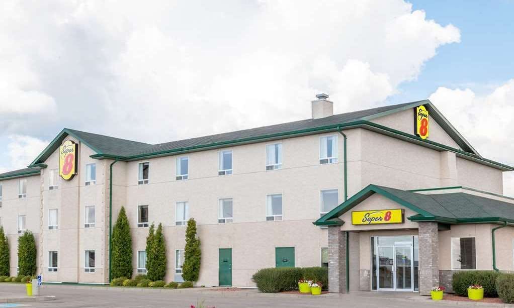 Super 8 Prince Albert