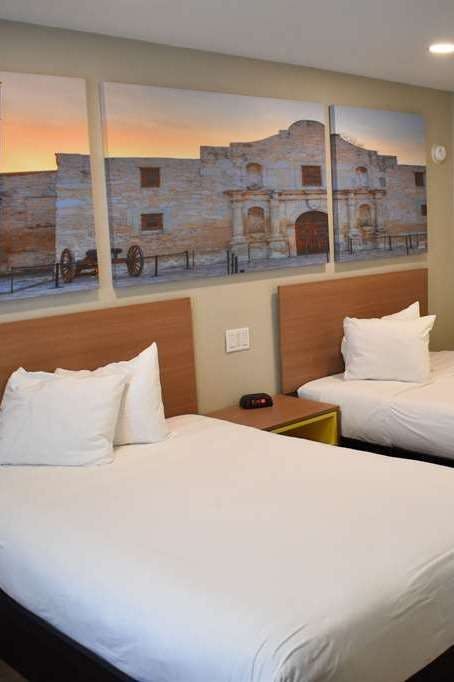 Hotel Days Inn by Wyndham San Antonio Alamo/Riverwalk photo 2