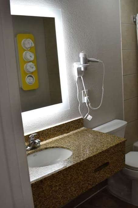 Hotel Days Inn by Wyndham San Antonio Alamo/Riverwalk photo 5