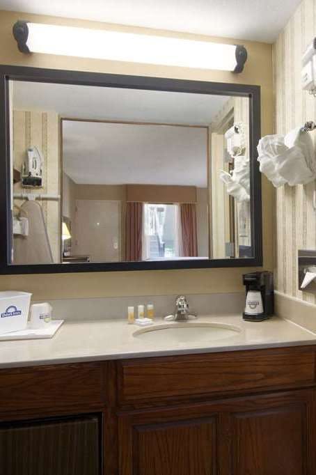 Hotel Days Inn by Wyndham Longview South photo 5