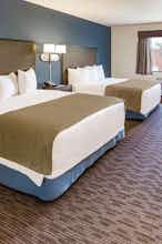 Hotel AmericInn by Wyndham Hotel and Suites Long Lake photo 2