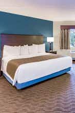 Hotel AmericInn by Wyndham Hotel and Suites Long Lake photo 1